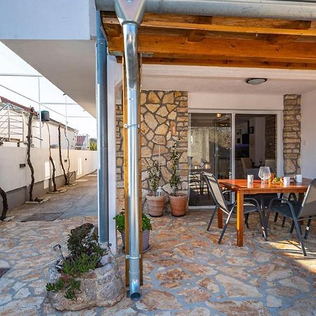 Maia Lena Apartment Ясенице Екстериор снимка