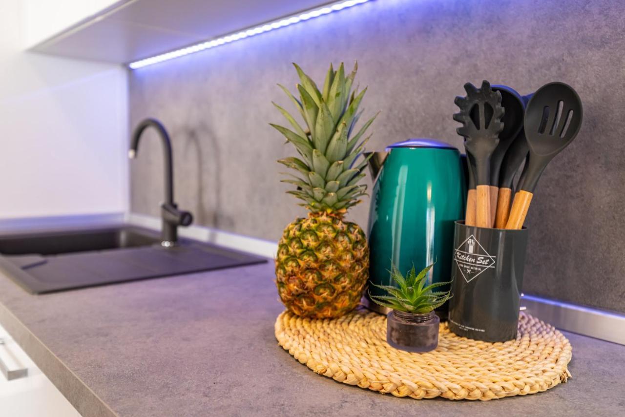 Maia Lena Apartment Ясенице Екстериор снимка