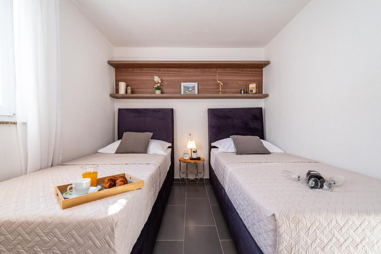 Maia Lena Apartment Ясенице Екстериор снимка
